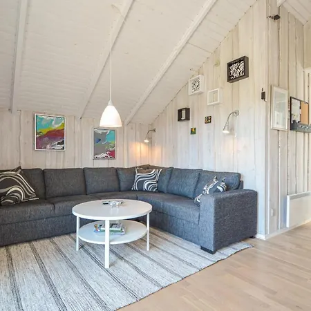 Holiday home 3 Bedroom Awesome In Romo