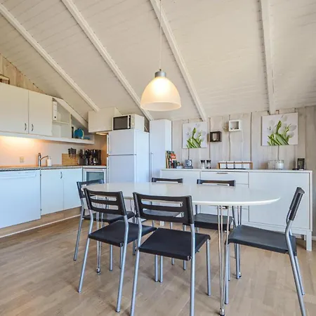 Holiday home 3 Bedroom Awesome In Romo *